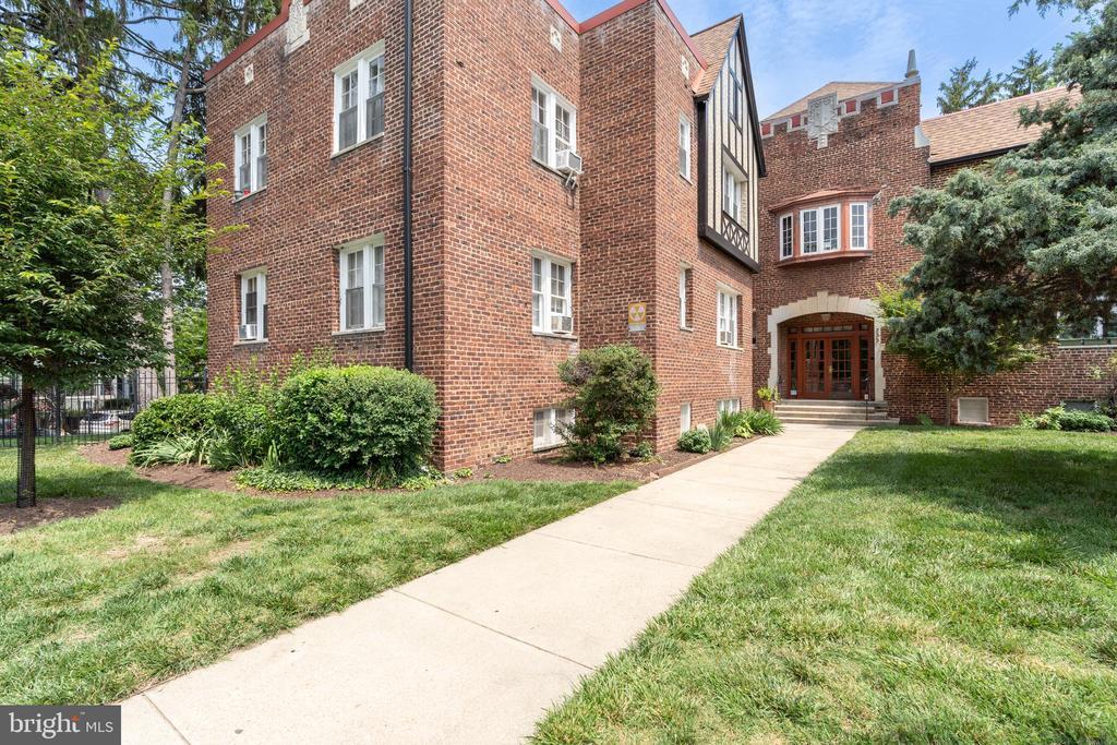 Foto principal - 235 Emerson St NW