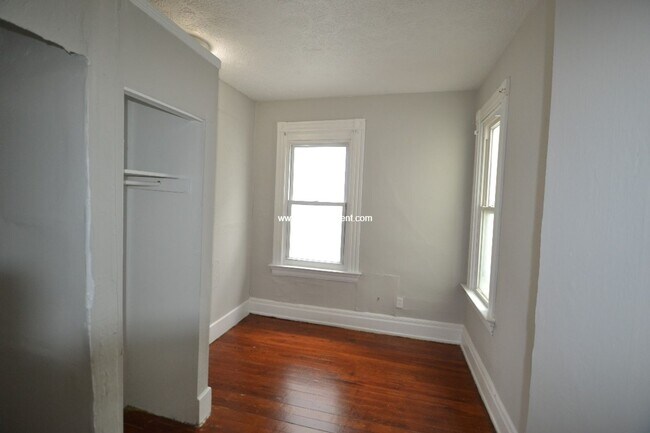 Foto del edificio - 310 E 16th St
