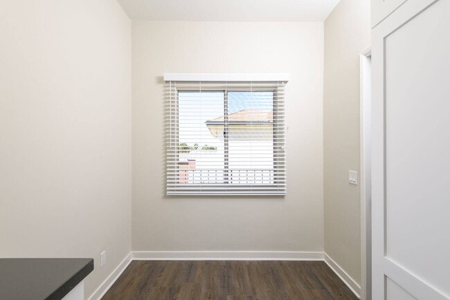 Building Photo - Windsor Place Apartments