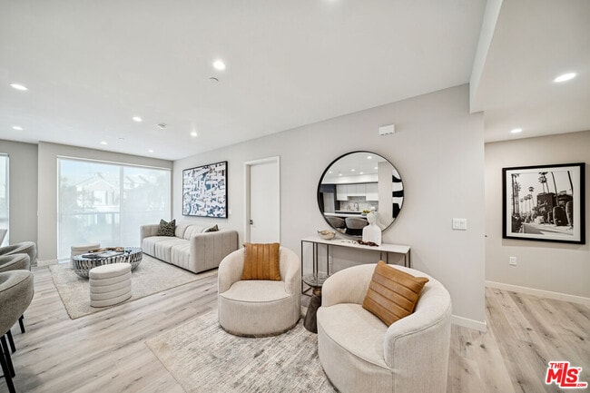 Building Photo - 1051 S Corning St