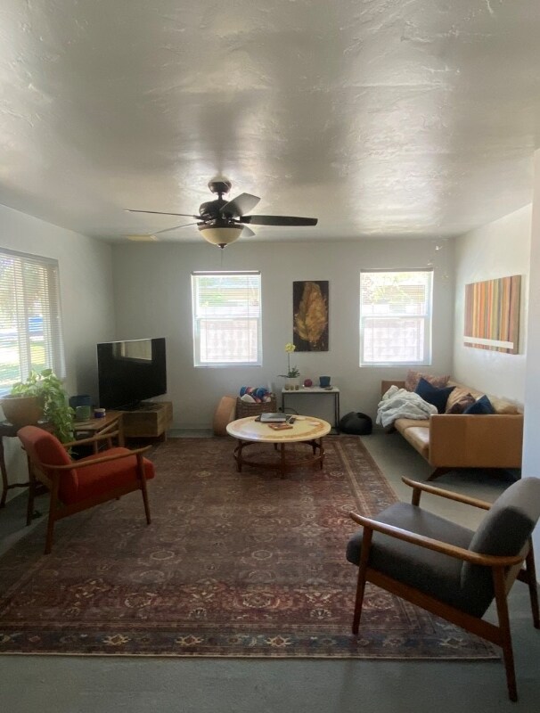 Building Photo - 617 W 3rd St