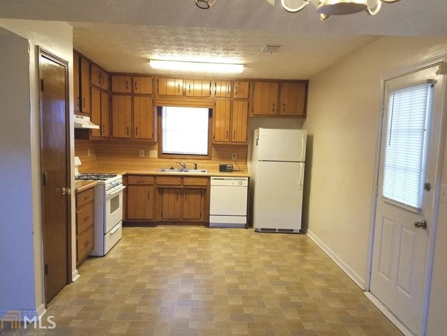 Building Photo - 5546 Redan Rd