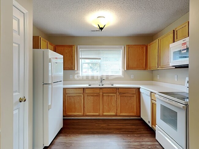 Foto del edificio - 213 Brenley Ln