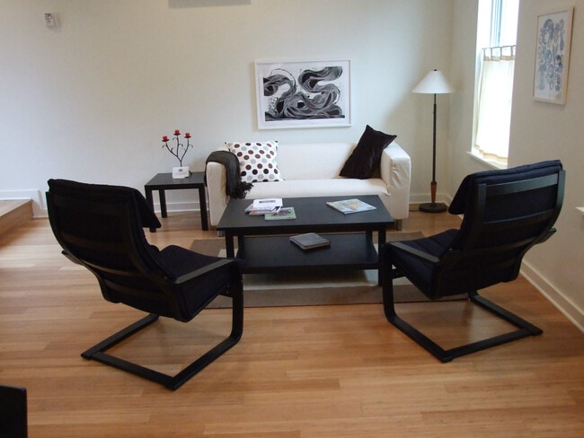 Photo - 3925 Spring Grove Ave Apartment