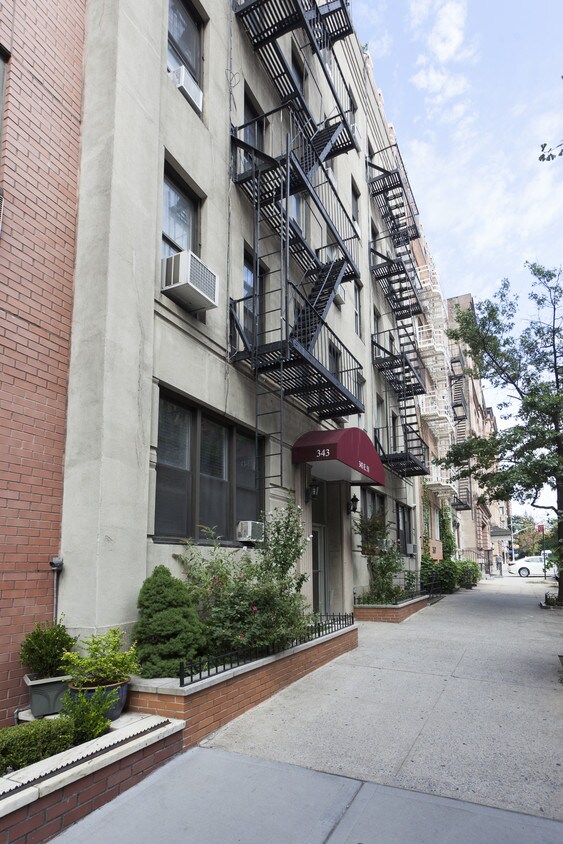 Building Photo - 343 East 51st