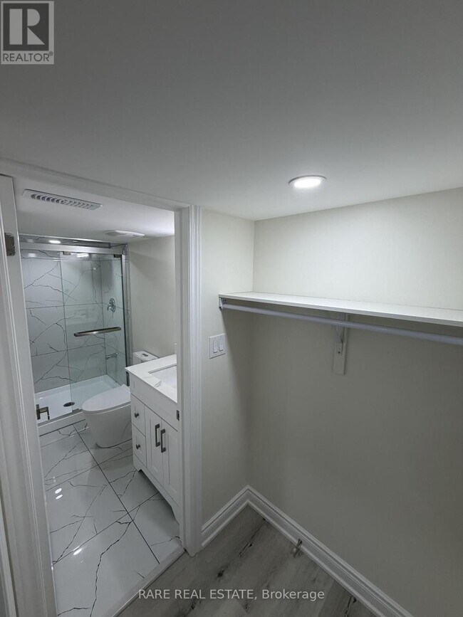 Building Photo - 6 Country Ridge Ct