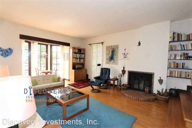 Building Photo - 3 br, 2.5 bath House - 1943 Yosemite Road