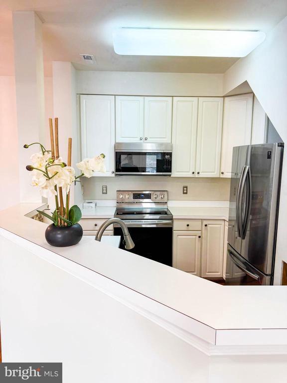 Foto del edificio - 5211 Duke Ct