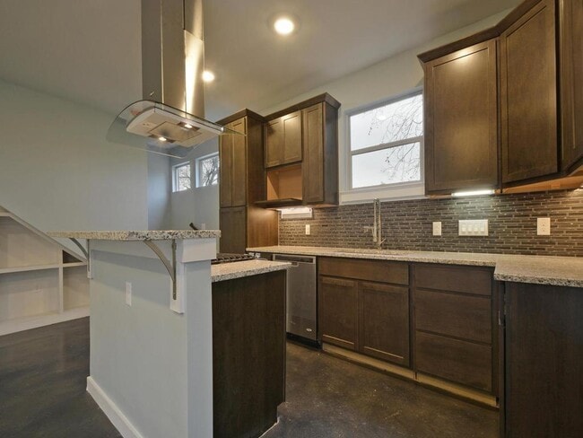 Foto del edificio - 1608 Miriam Ave