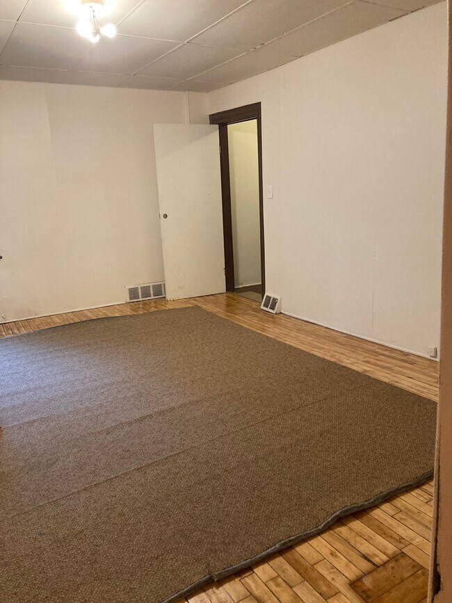 Sala de estar - 3805 Greensprings Ave