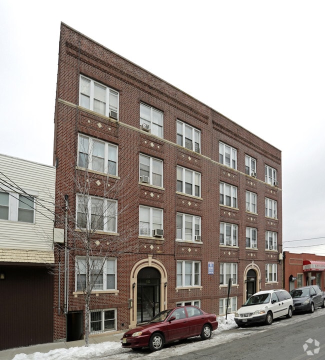 328332 61st St West New York, NJ 07093 Rentals West New York, NJ