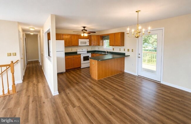Building Photo - 1183 River Bend Ct