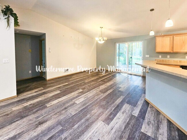 Foto del edificio - Immaculate rambler on large lot in Olalla