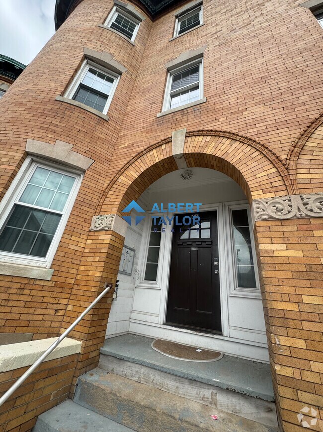 Building Photo - 45 School St