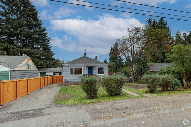 Building Photo - 11738 25th Ave NE