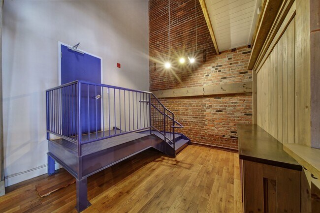 Building Photo - Uptown Gastonia Loft