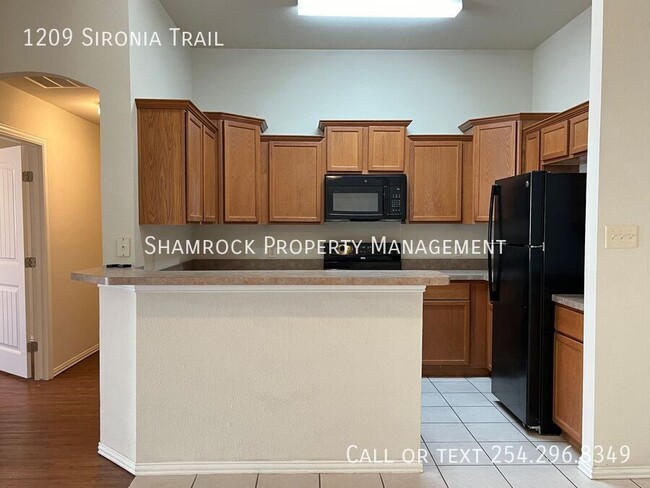 Foto del edificio - 3 bedroom/2 bath duplex in Midway ISD