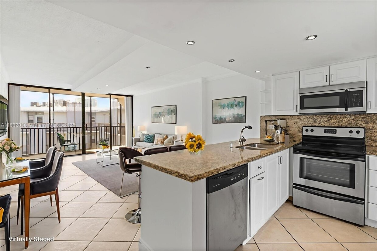 Foto principal - 3475 N Country Club Dr