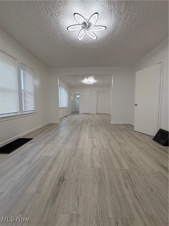 Foto del edificio - 3311 W 33rd St