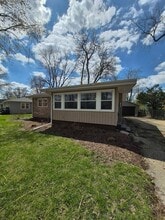 Building Photo - 205 Meadowbrook Dr