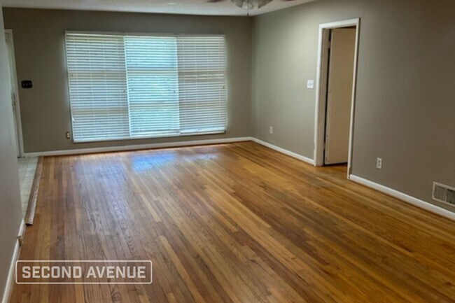 Foto del edificio - 704 27th Ave NE