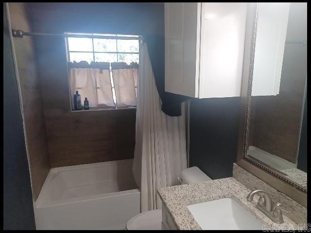 Foto del edificio - 318 Indianhead Dr