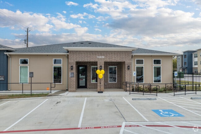 Entrance - Lofts at Hartsook