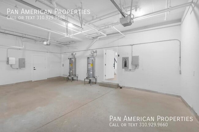 Building Photo - 1738 9th St