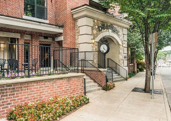 Foto del edificio - 1803 Broadway