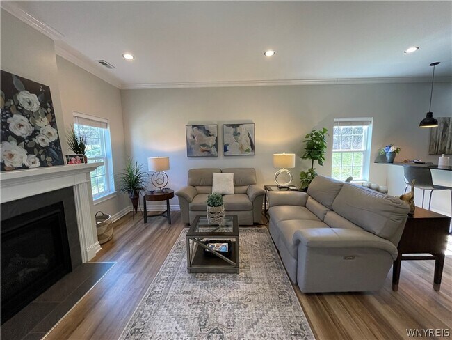 Foto del edificio - 5281-5287 Chestnut Ridge Rd