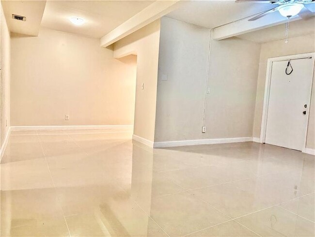 Building Photo - 1285 S Flagler Ave