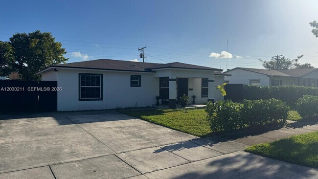 Foto del edificio - 50 NE 209th Ter