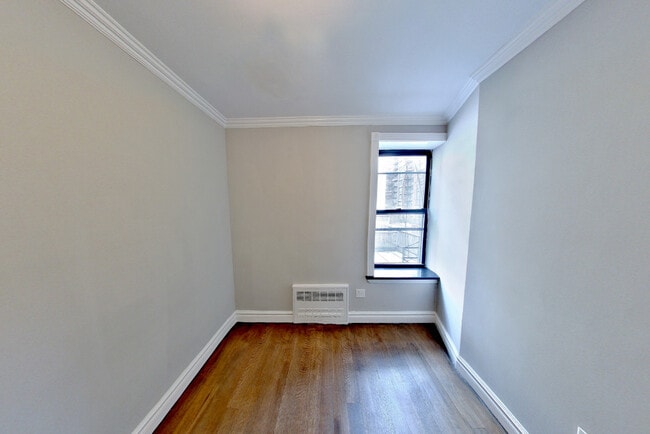 Building Photo - 1373 1st Ave.