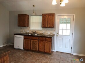 Building Photo - 506 Bridle Ln