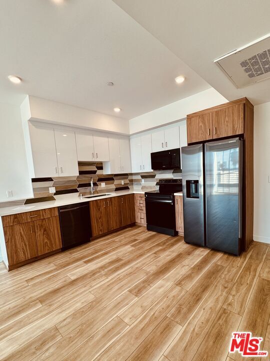 Foto del edificio - 252 N Hoover St