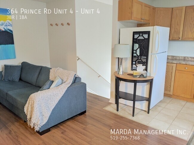 Photo du bâtiment - COZY 3 BED/1 BATH - WEST END PLUS HYDRO & WATER! 1/2 MONTH FREE!