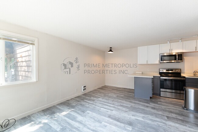 Foto del edificio - 7810 East Green Lake Dr N
