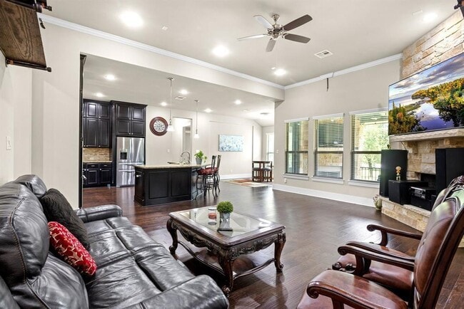 Foto del edificio - 2716 Vista Heights Dr