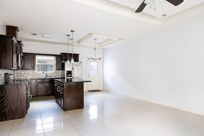 Foto del edificio - 1707 W Smith Dr