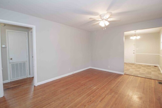 Foto del edificio - 402 Britton Springs Rd