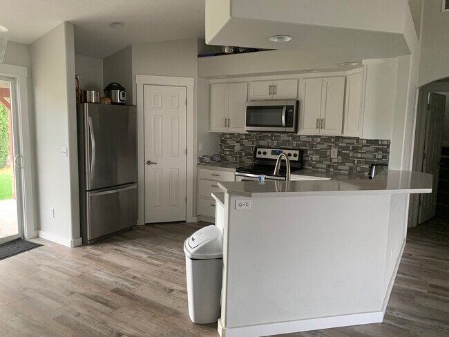 Foto del edificio - 1855 W Ridge Pointe Ave