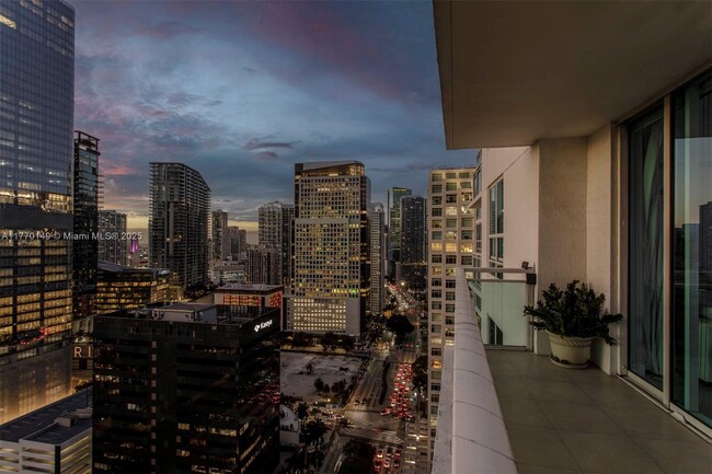 Building Photo - 951 Brickell Ave