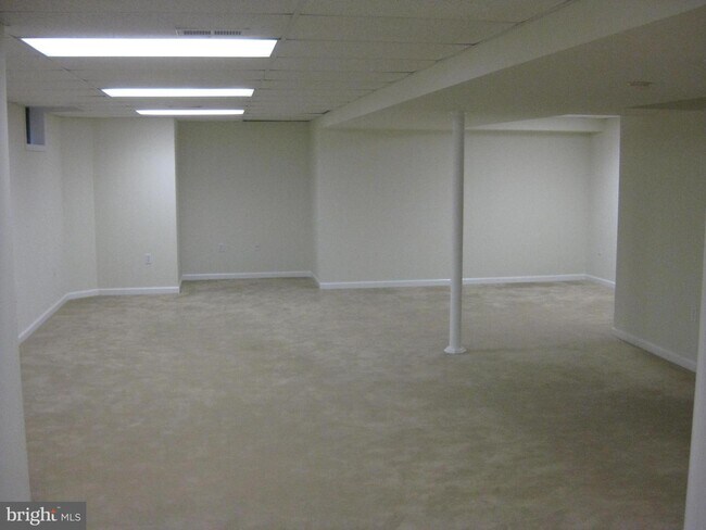 Building Photo - 149 Medinah Dr