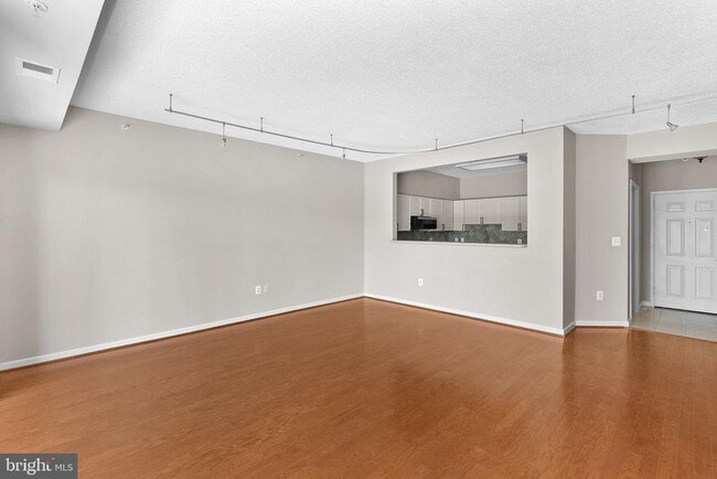 Foto del edificio - 19375 Cypress Ridge Terrace