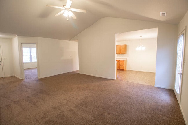 Foto del edificio - 1424 Bodie Dr