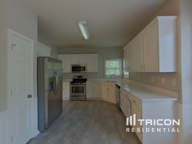 Building Photo - 1114 Fairview Club Cir