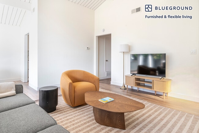 Building Photo - 801 Middlefield Rd