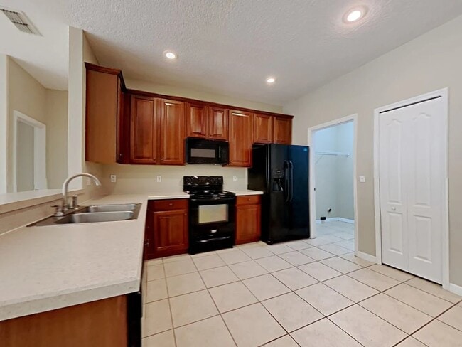Building Photo - 10530 Derringer Dr