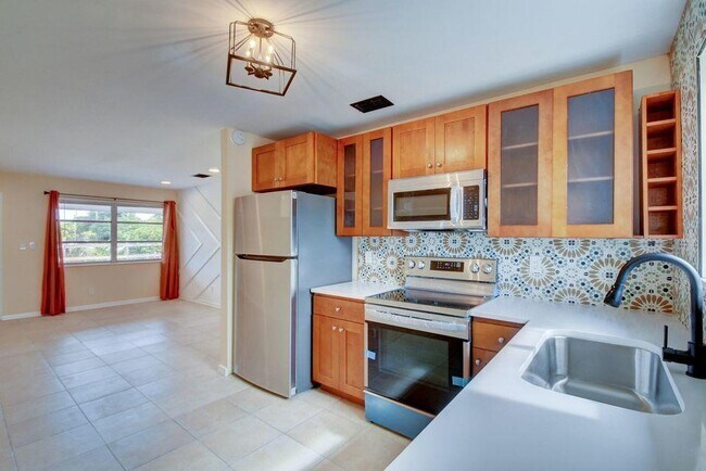 Foto del edificio - 729 Ridge Rd