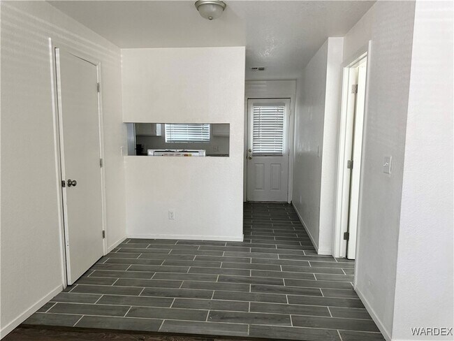 Foto del edificio - 1564 Turquoise Rd